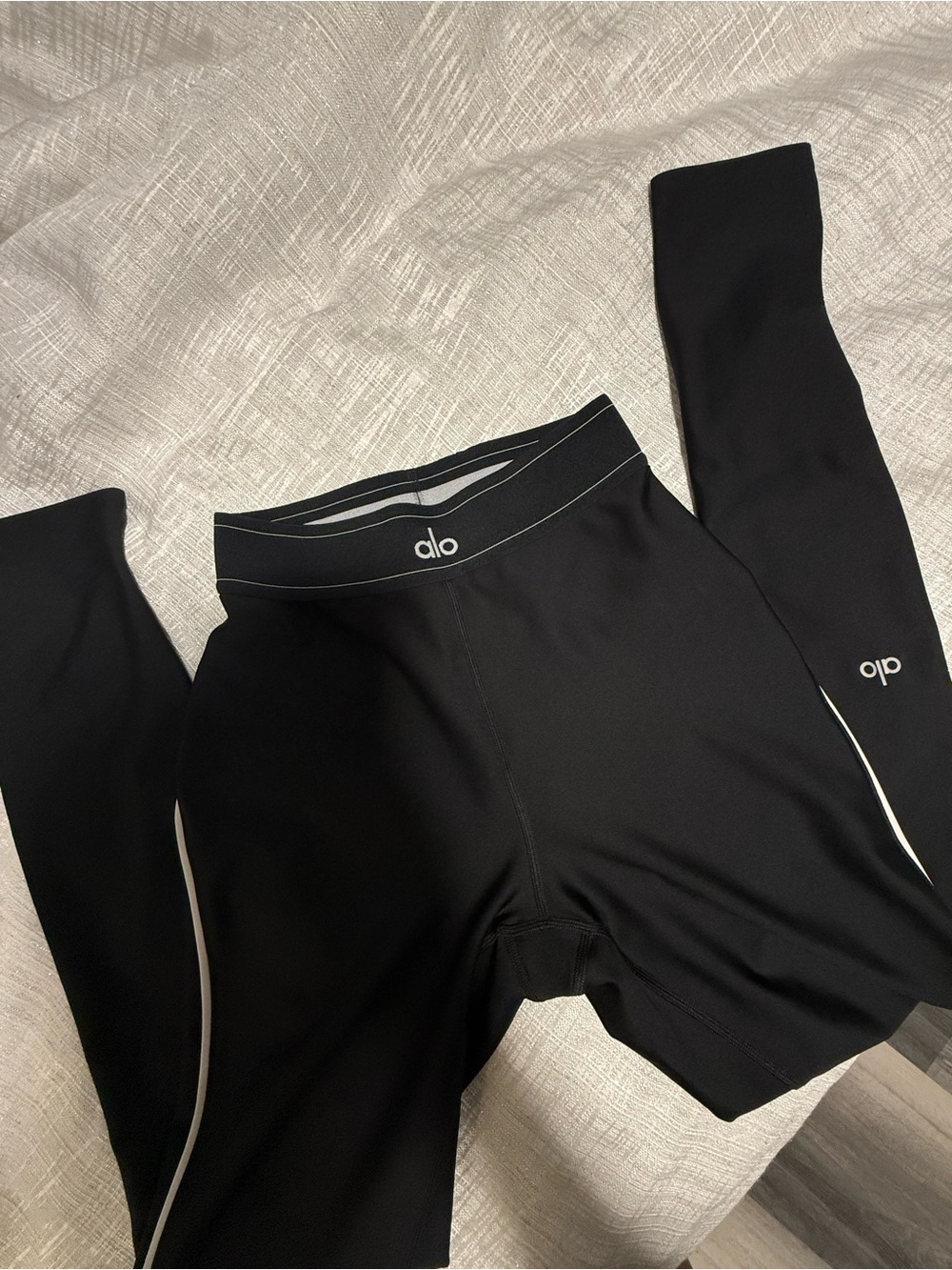 Alo Yoga Women's Black Leggings